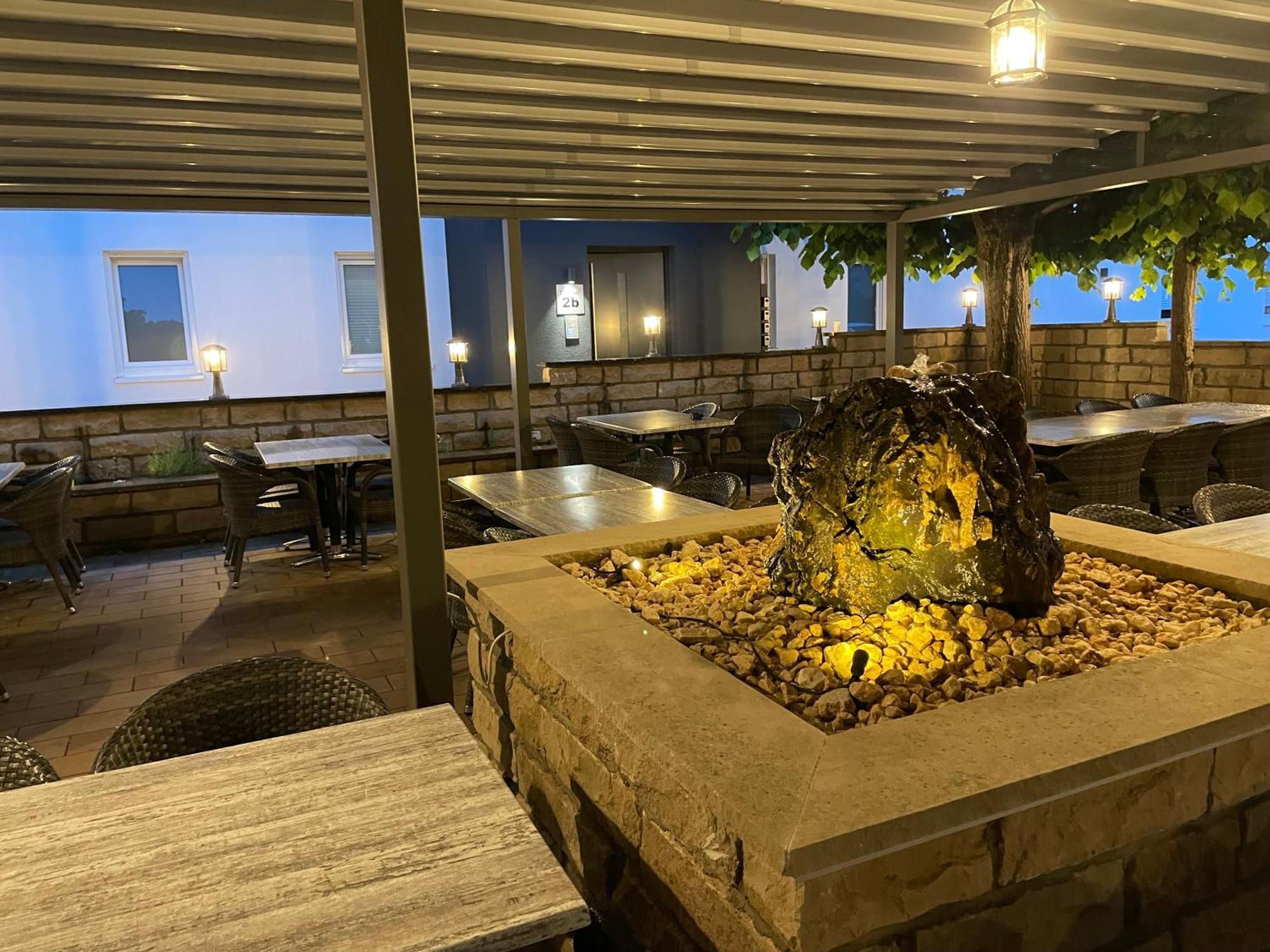 Lightplace • Groessere Gruppen • 4 Einzelzimmer • Boxspring • Smart Tv • Biergarten • Restaurant Брауншвейг Екстер'єр фото
